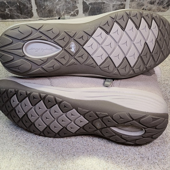 EASY SPIRIT 7 1/2 W Short Boots tan and cream - Picture 5 of 16